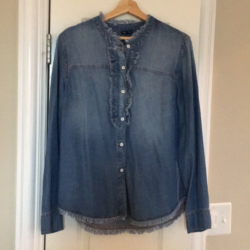 Splendid XL chambray shirt.